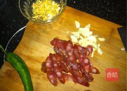 香肠煲仔饭的做法图解2