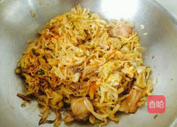 酸菜猪肉炖粉条的做法图解8