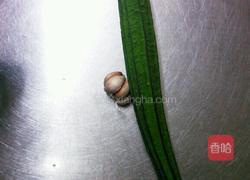 蒜蓉蒸丝瓜的做法图解1