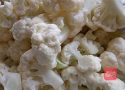 虾仁菜花的做法图解1