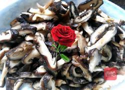 小鸡炖香菇的做法图解1