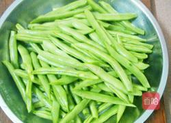 四季豆炒腊肠的做法图解4