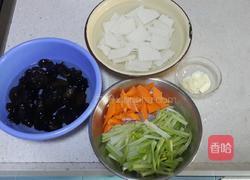 木耳炒山药的做法图解1