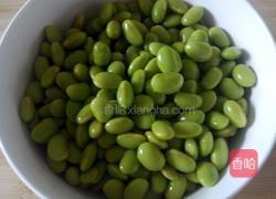 雪菜炒毛豆的做法图解1