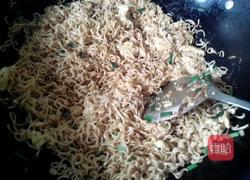 鸡蛋炒面的做法图解8