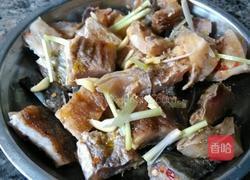 蒸干腊鱼的做法图解2