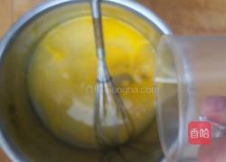 密豆绿茶蛋糕卷的做法图解3