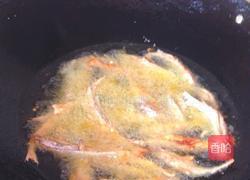 油炸鱼仔的做法图解2