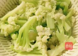 香肠炒花菜的做法图解4