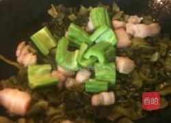 猪肉煲咸菜的做法图解5