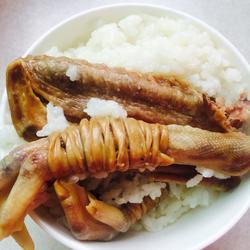 鸭脚包蒸米饭的做法[图]
