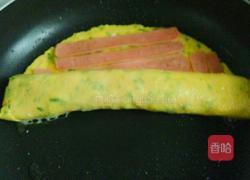 火腿肠鸡蛋饼的做法图解7
