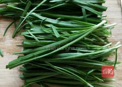 韭菜蒸鸡蛋的做法图解1