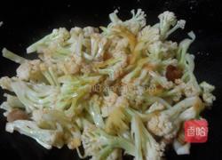 猪油炒菜花的做法图解4