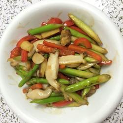 芦笋炒鲍鱼片的做法[图]