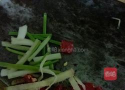 肉丝炒毛豆的做法图解1