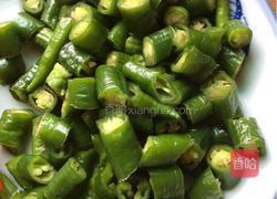 尖椒肉丝的做法图解1