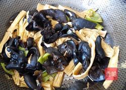 腐竹炒木耳的做法图解6