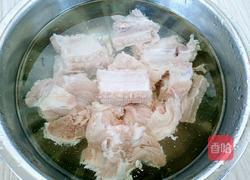 土豆炖排骨的做法图解1