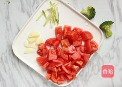 番茄炒西兰花的做法图解2