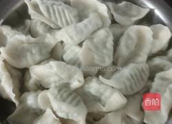 东北芹菜猪肉饺子的做法图解9