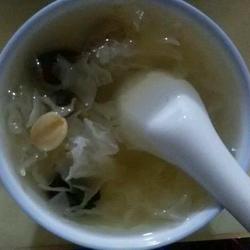 银耳莲子羹的做法[图]