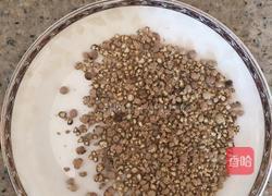 双椒酸菜炒猪肚的做法图解2