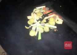 酸笋炒花甲的做法图解4