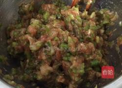 青椒猪肉馅饺子的做法图解4