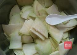 肉片炒茄子的做法图解1