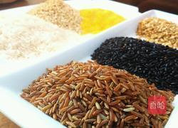 五谷杂粮蒸饭的做法图解1