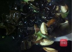 木耳炒丝瓜的做法图解4