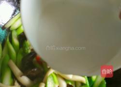 芦笋炒木耳的做法图解7
