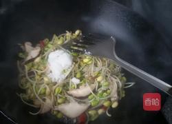 黄豆芽炒香菇的做法图解9