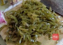 咸肉片炒海带的做法图解2