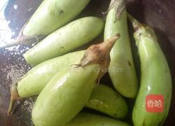 蒜蓉蒸茄子的做法图解1