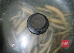 蒜香泥鳅的做法图解3