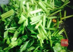 芹菜炒肉的做法图解5