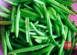 凉拌黄花菜的做法图解1