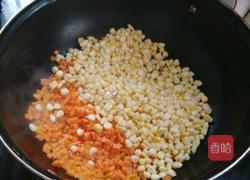红萝卜玉米饼的做法图解3