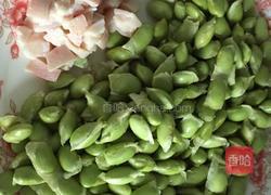 毛豆炒肉丁的做法图解1