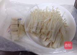 金针菇炒鸡蛋的做法图解1