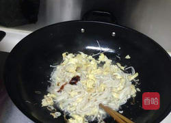 金针菇炒鸡蛋的做法图解7