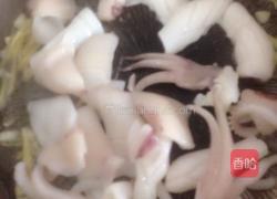 青瓜炒鱿鱼的做法图解4