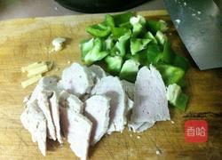 圆椒炒肉卷的做法图解2