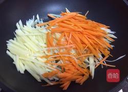 糖醋土豆丝的做法图解3