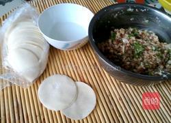 超简单酥脆水煎饺的做法图解2