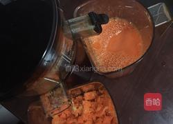 胡萝卜柳橙汁的做法图解5