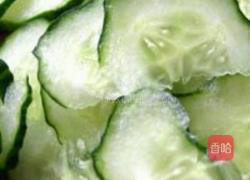 黄瓜炒鸡蛋的做法图解1