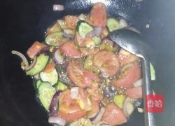 黄瓜，西红柿，鸡蛋的做法图解2